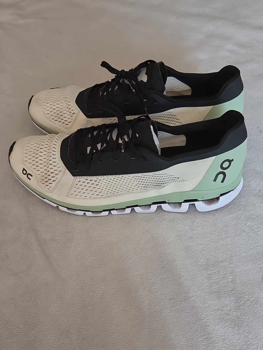 On Running Cloudboom, Size 11, Cream, Black & Green